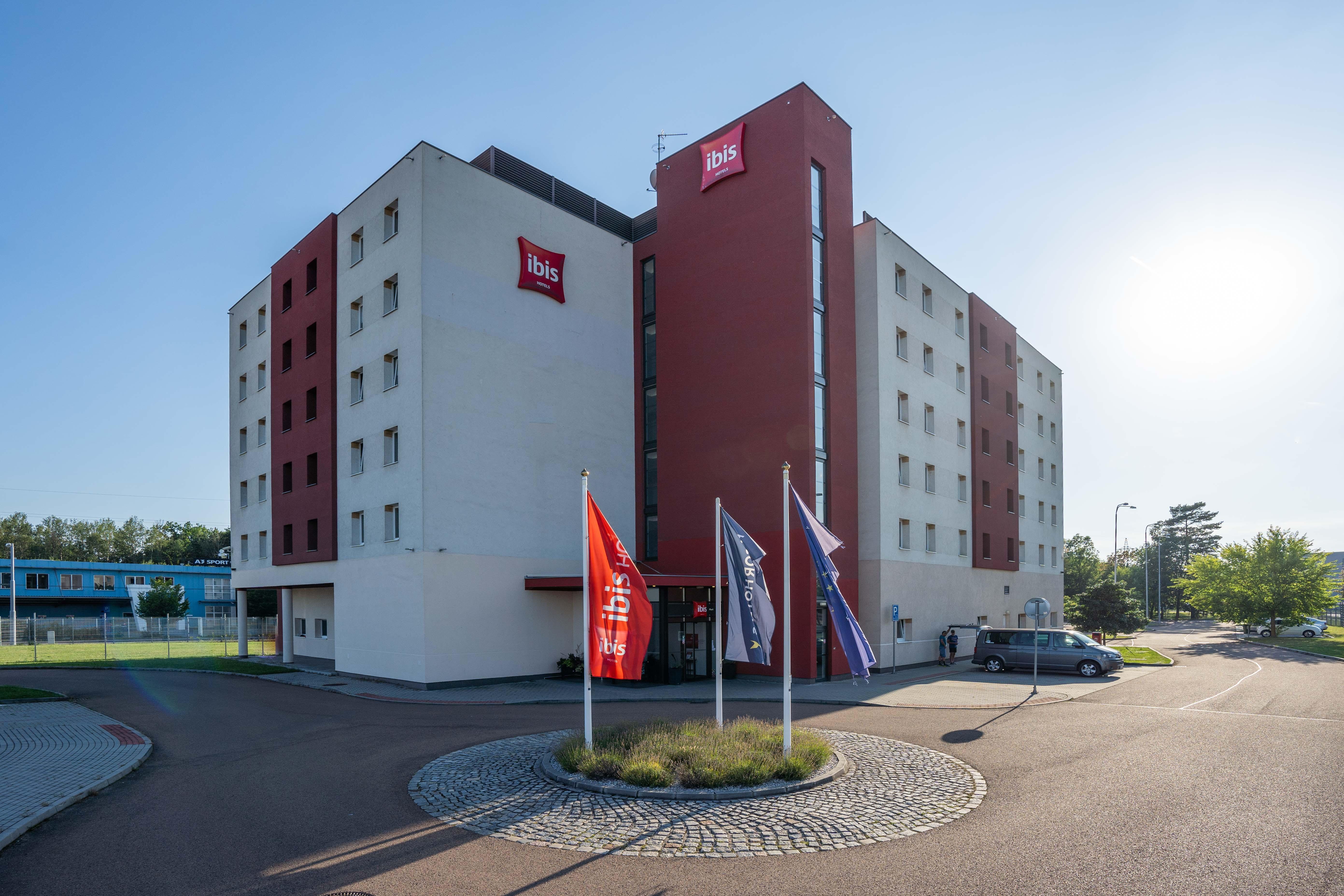 Ibis Hotel Пилзен Екстериор снимка