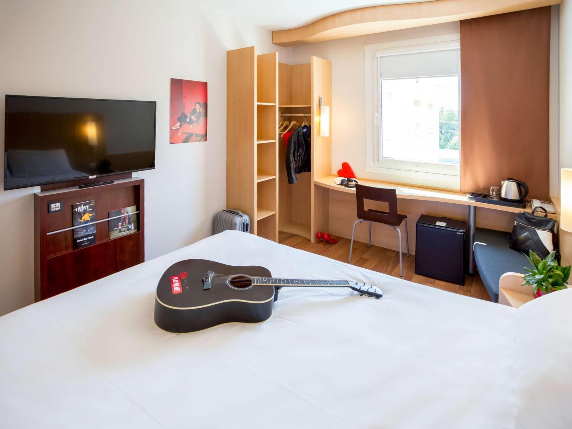 Ibis Hotel Пилзен Екстериор снимка